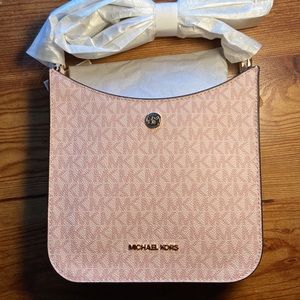 Michael Kors Briley Small Logo Messenger Cross Body light pink